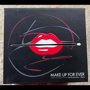 Makeup Forever eyeshadow palette